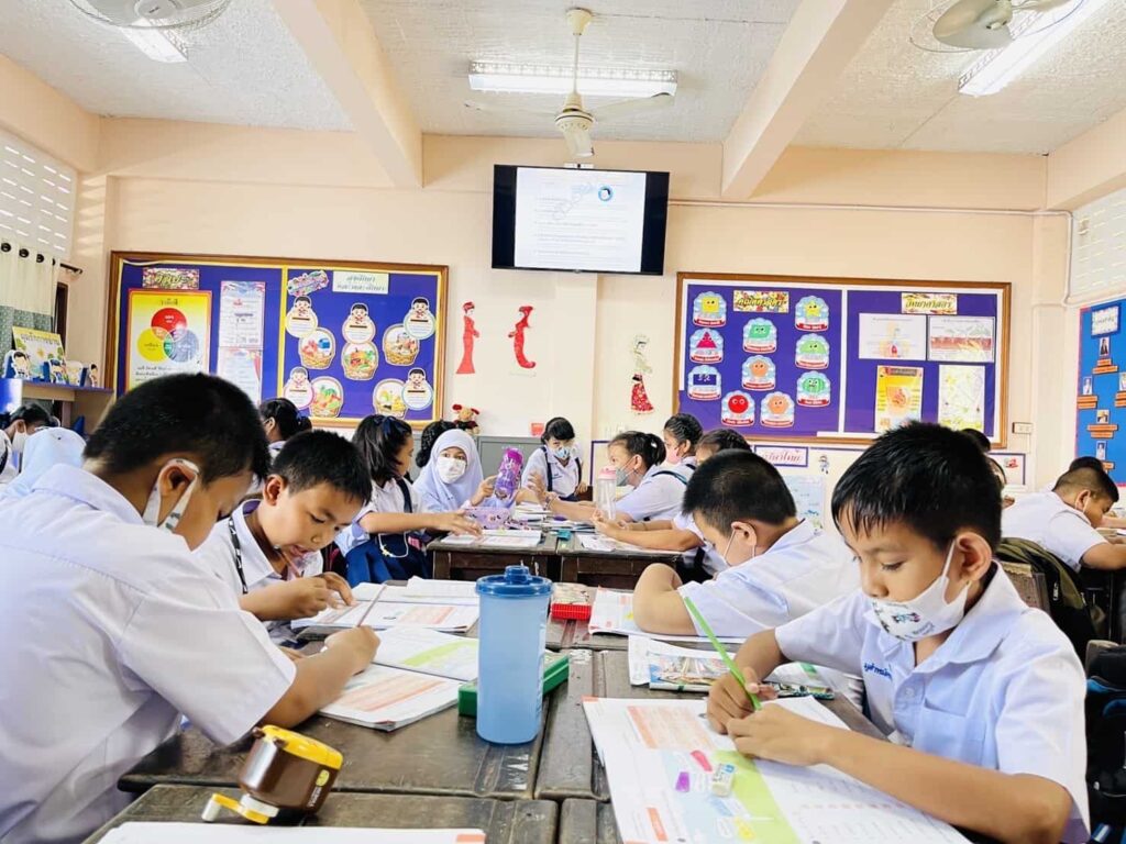 제멜바이스 반사를 겪고 있는 태국 학교, 그 탈출구는?