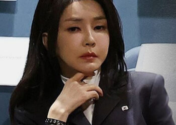 김건희 비화폰 논란 전모 – 대통령도 몰랐던 은밀한 권력 통신망?