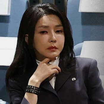 김건희 비화폰 논란 전모 – 대통령도 몰랐던 은밀한 권력 통신망?